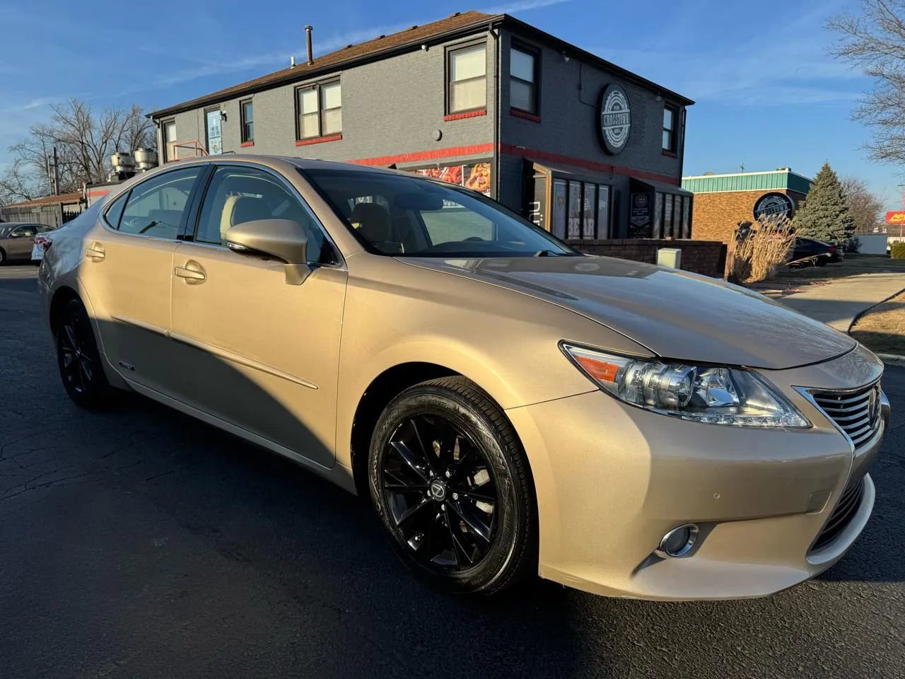 Used 2013 Lexus ES 300h w/ Luxury Pkg image 4