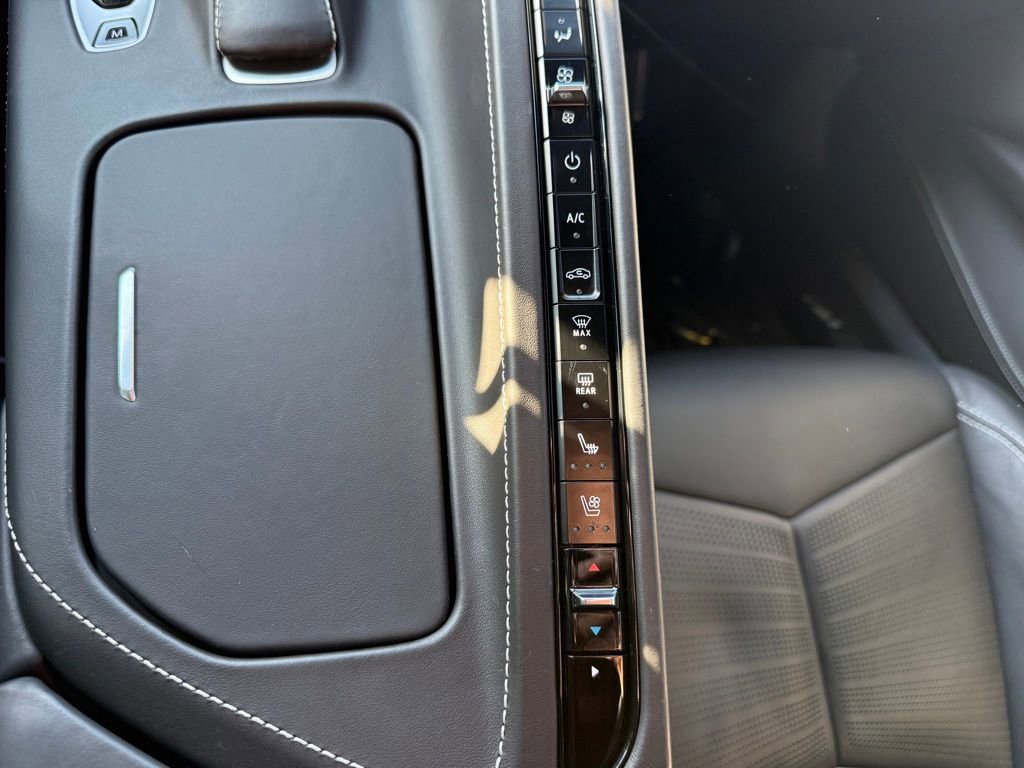 Used 2020 Chevrolet Corvette Stingray Premium Cpe w/ 3LT Preferred Equipment Group image 28