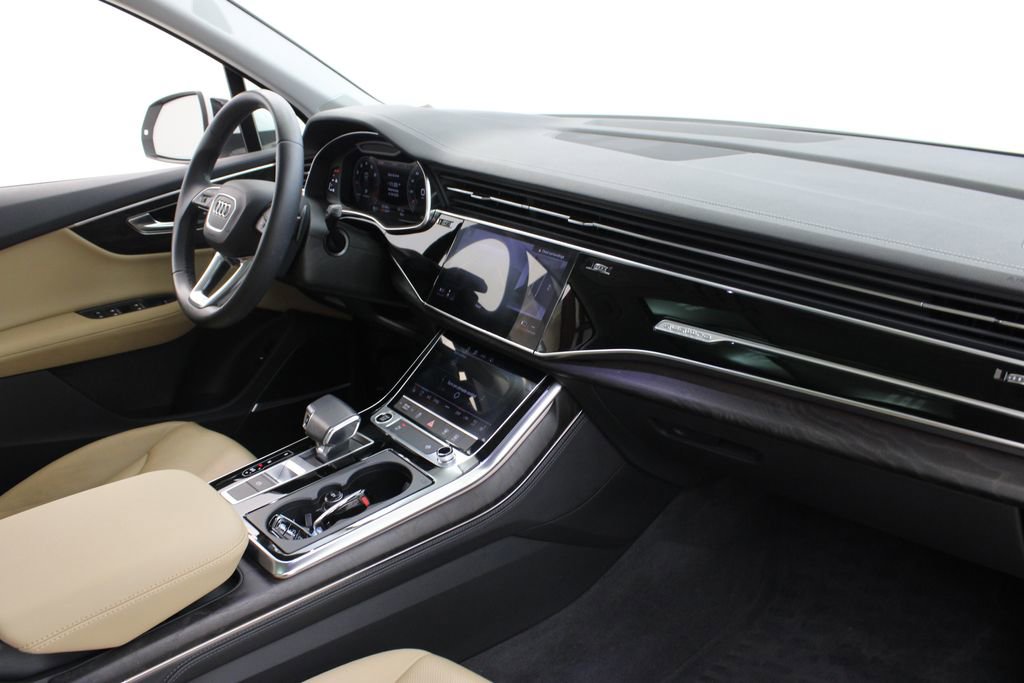 Used 2023 Audi Q7 2.0T Premium Plus w/ Premium Plus Package image 27