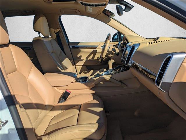 Used 2014 Porsche Cayenne Platinum Edition image 21