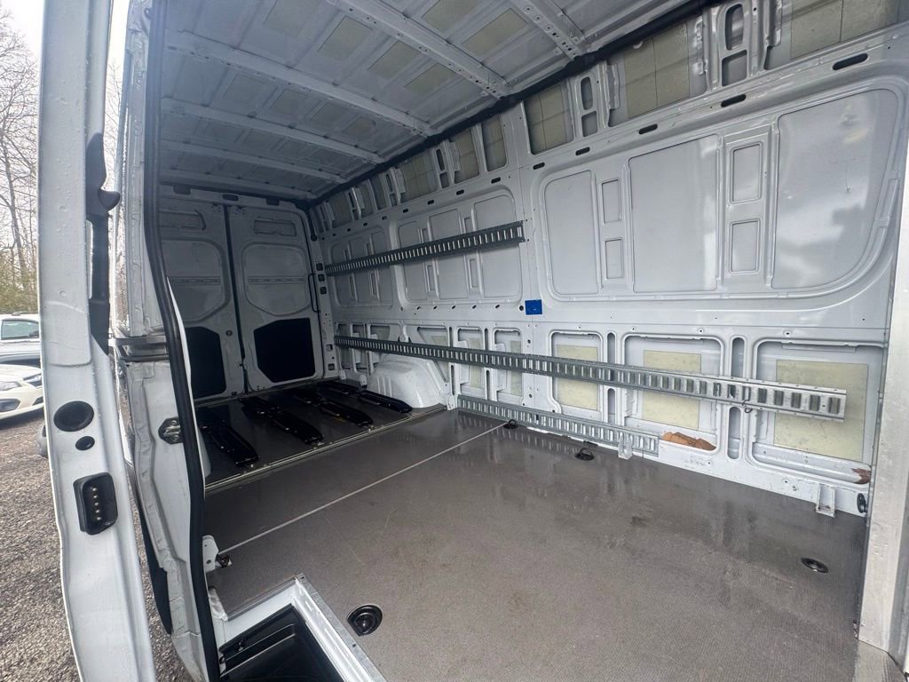 Used 2020 Mercedes-Benz Sprinter 2500 image 16