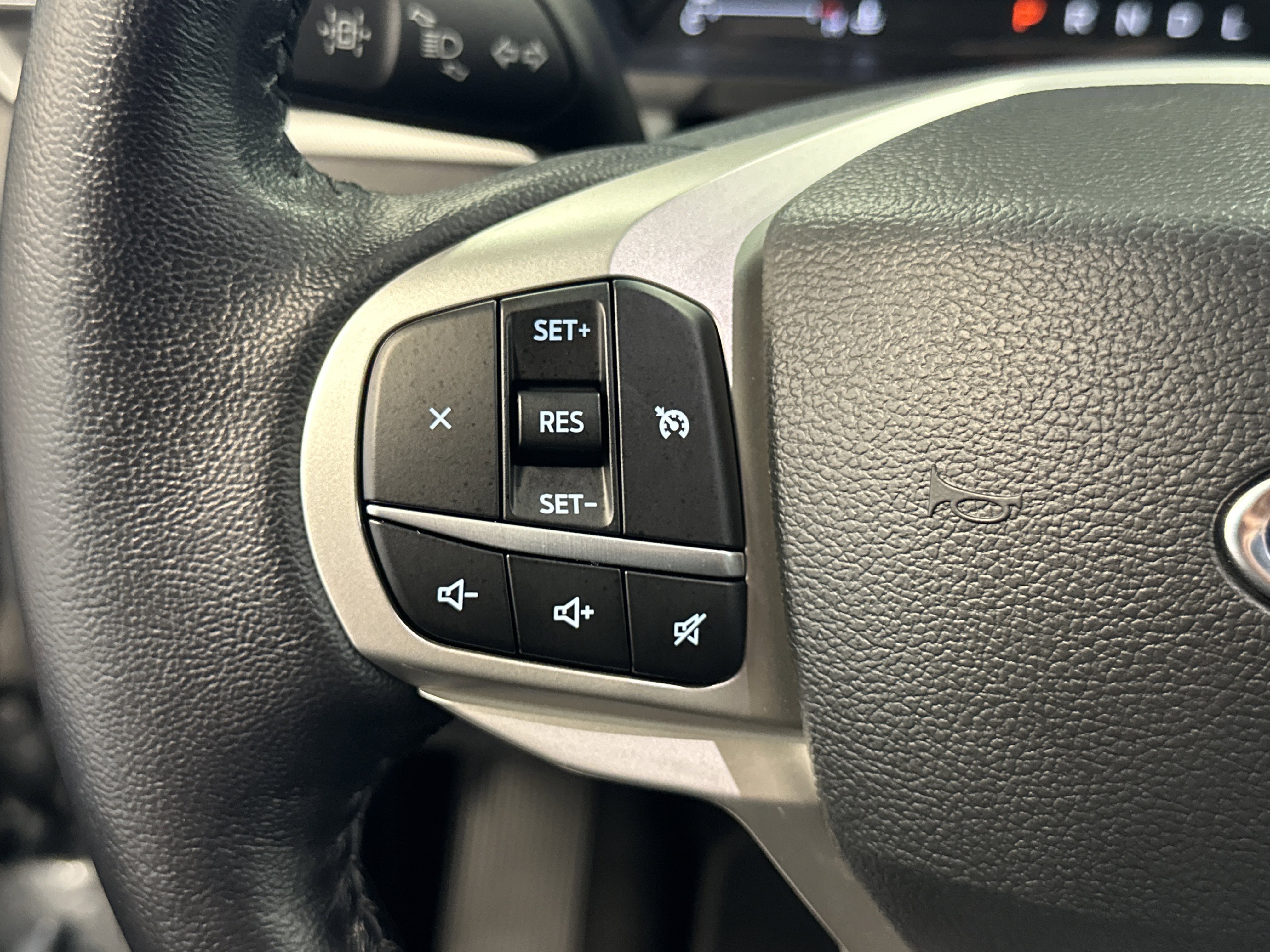 Certified 2022 Ford Explorer XLT w/ Equipment Group 202A image 36