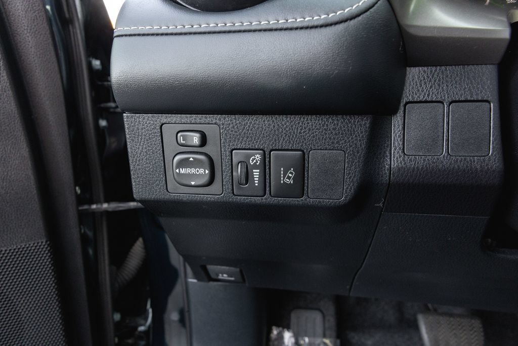 Used 2018 Toyota RAV4 XLE w/ All Weather Liner Package FWD image 15