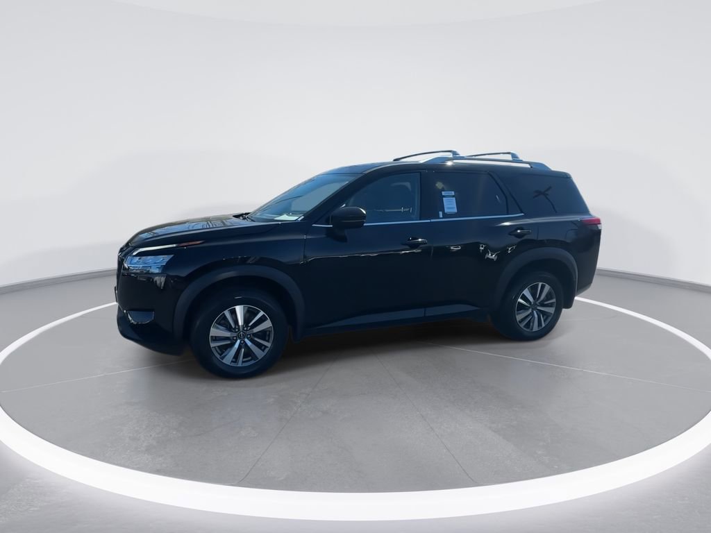 Used 2023 Nissan Pathfinder SL w/ Lighting Package (N92) image 5
