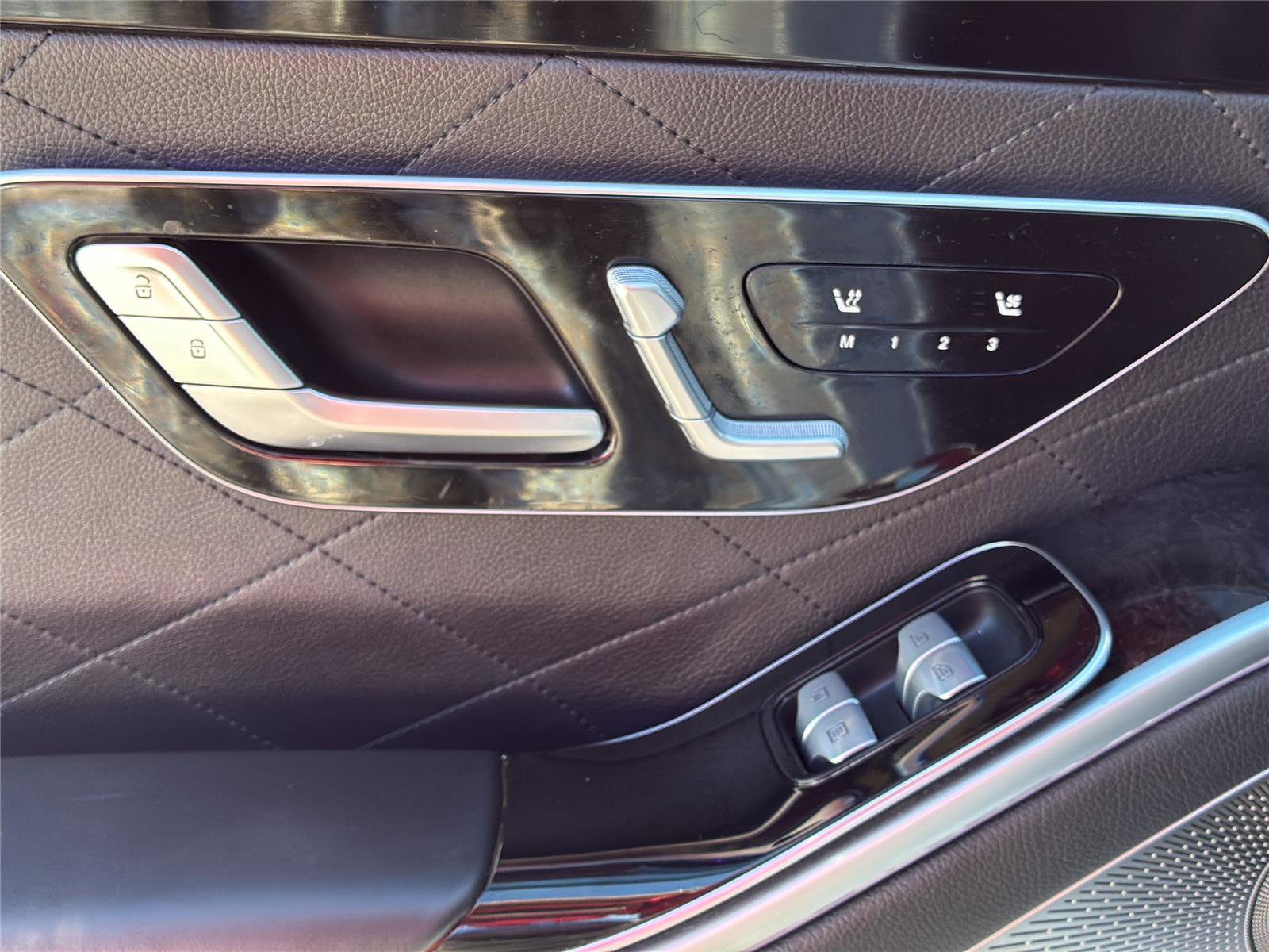 Used 2021 Mercedes-Benz S 500 4MATIC image 32