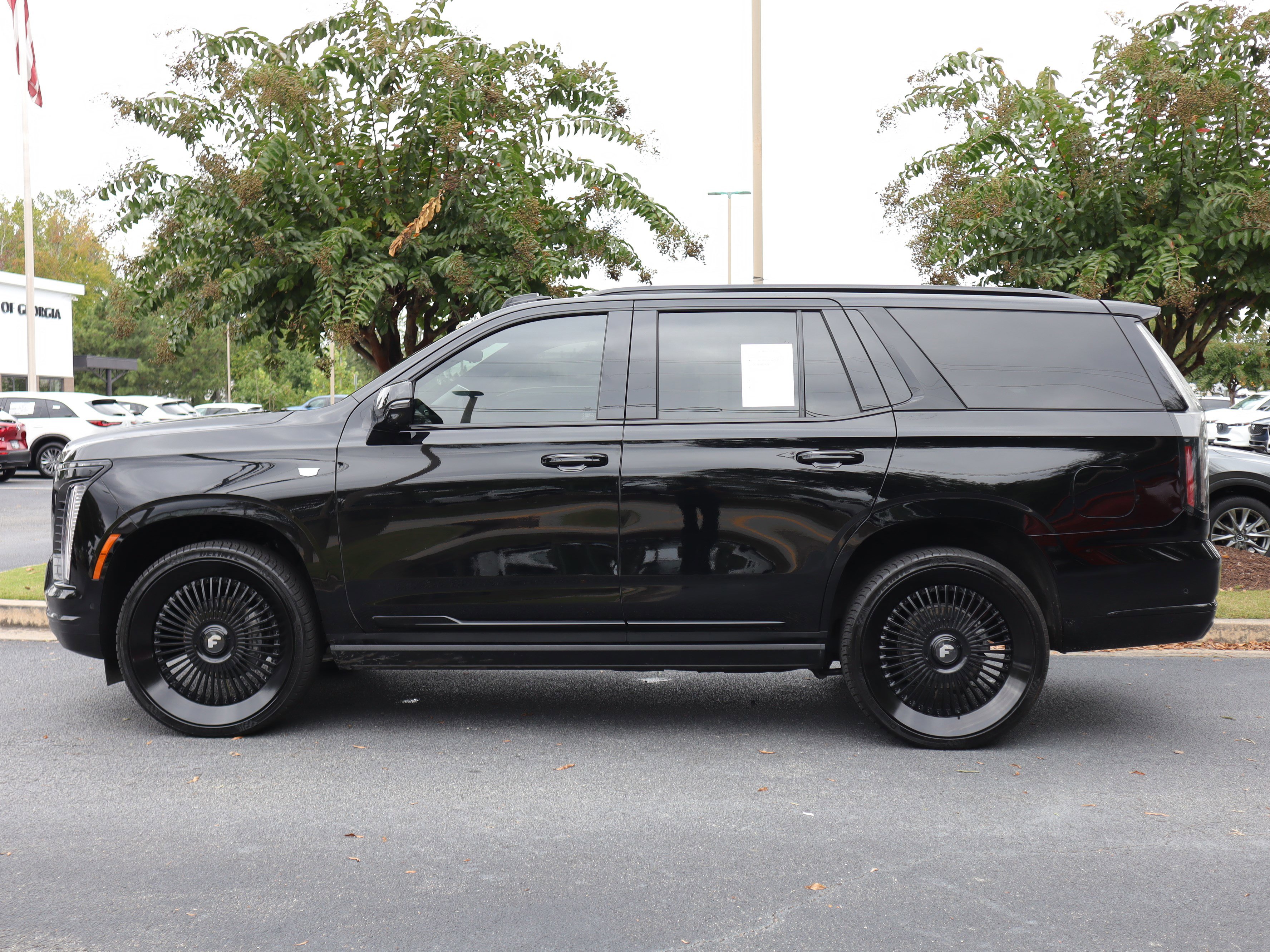 Used 2025 Cadillac Escalade Sport Platinum image 5