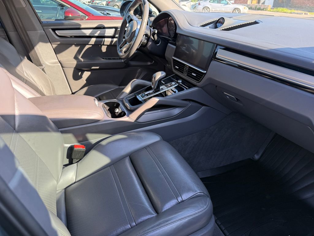 Used 2019 Porsche Cayenne S image 35
