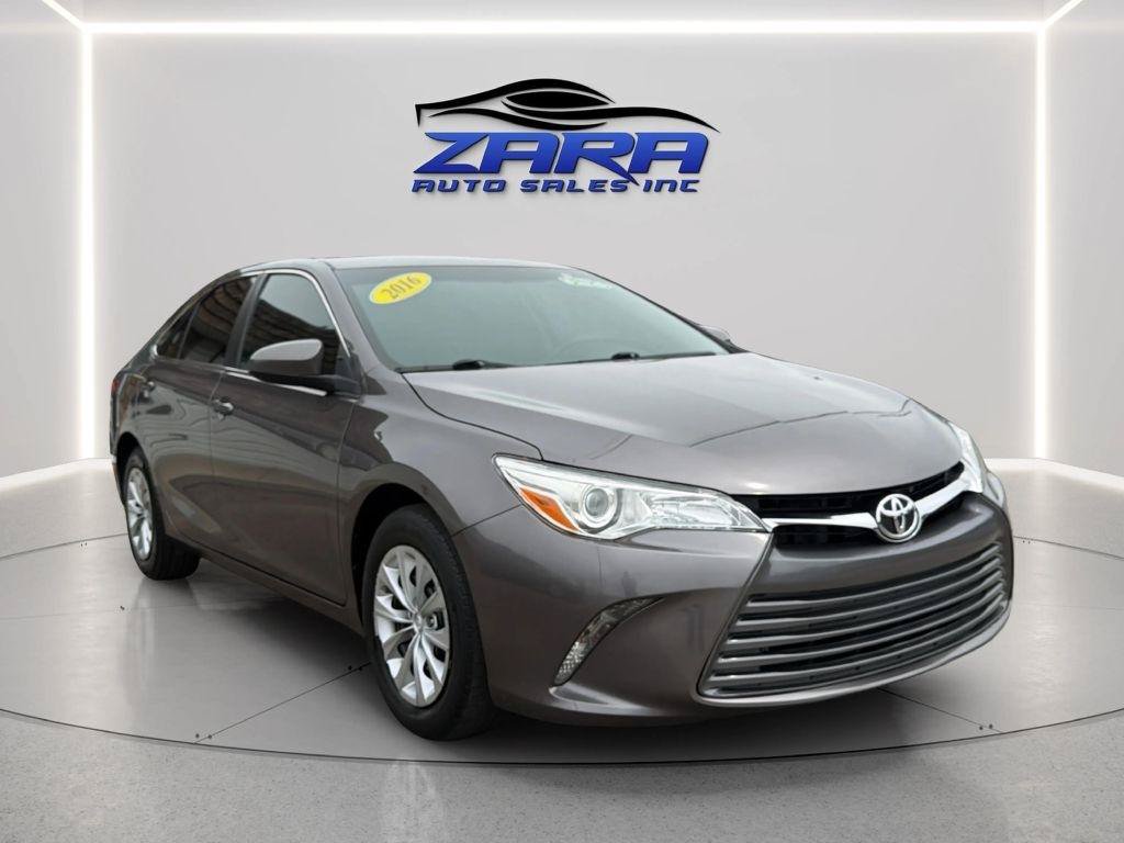 Used 2016 Toyota Camry LE FWD image 9