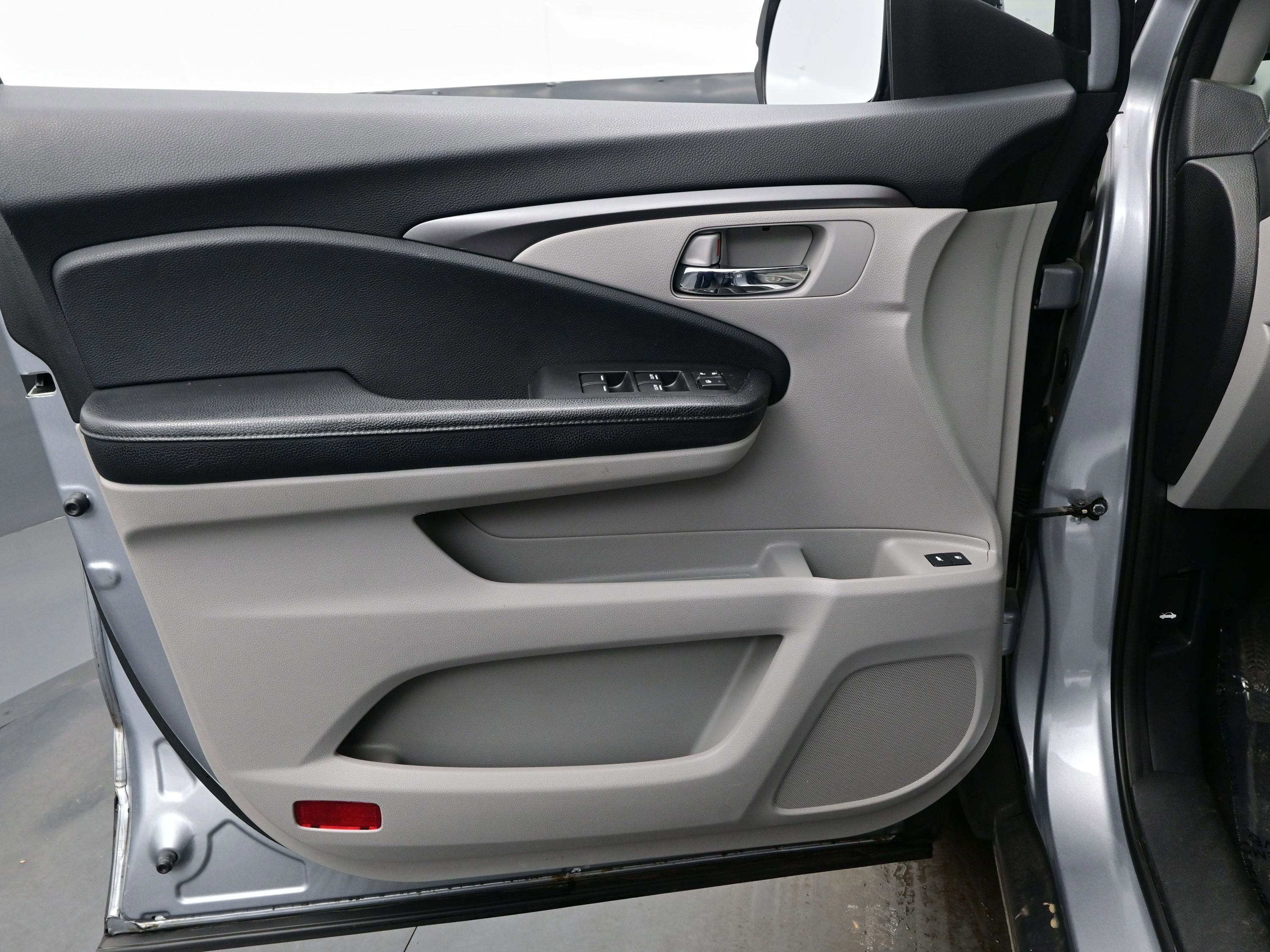 Used 2017 Honda Pilot EX-L image 9