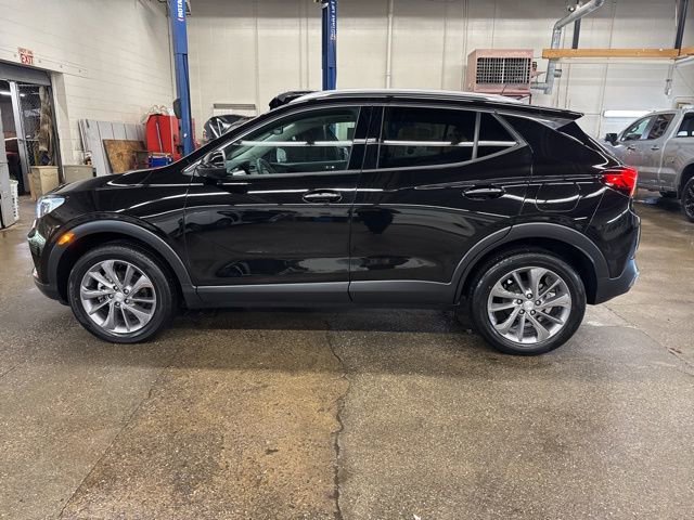 Used 2023 Buick Encore GX Essence w/ Experience Buick Package image 3