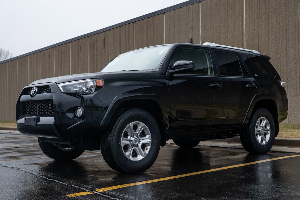 Used 2018 Toyota 4Runner SR5 image 4