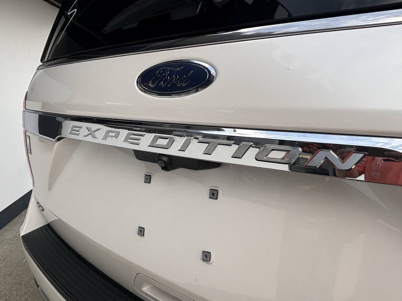Used 2018 Ford Expedition XLT w/ Equipment Group 202A AWD/4WD image 25