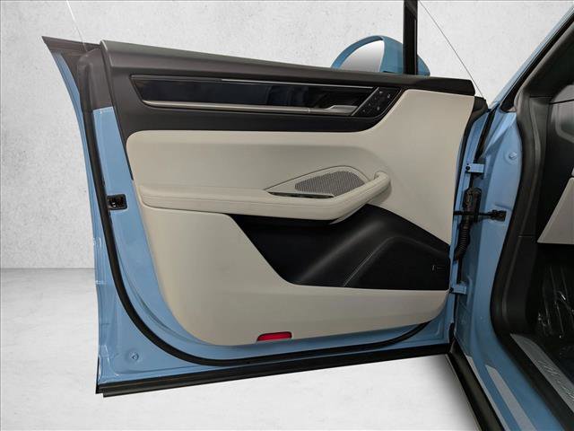 New 2026 Porsche Macan Electric image 13