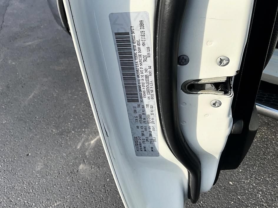 Used 2018 RAM 1500 Laramie w/ Convenience Group AWD/4WD image 42
