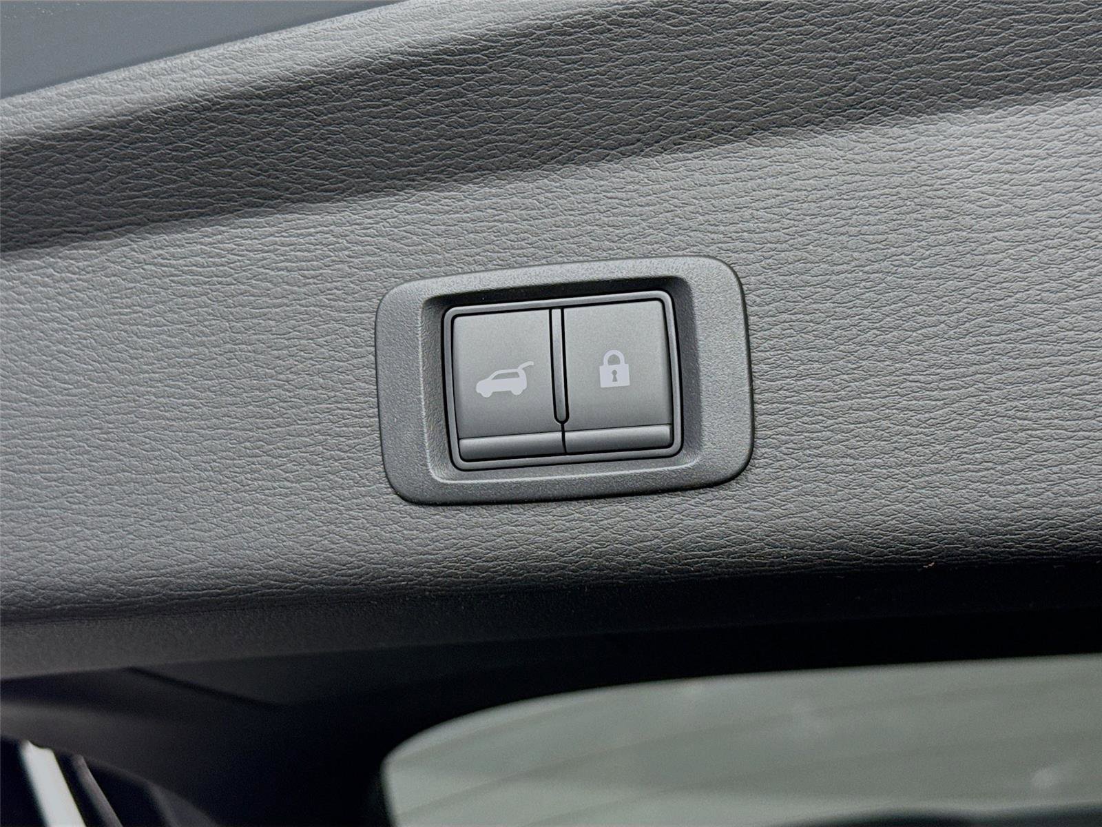 New 2026 Mitsubishi Outlander SEL image 22