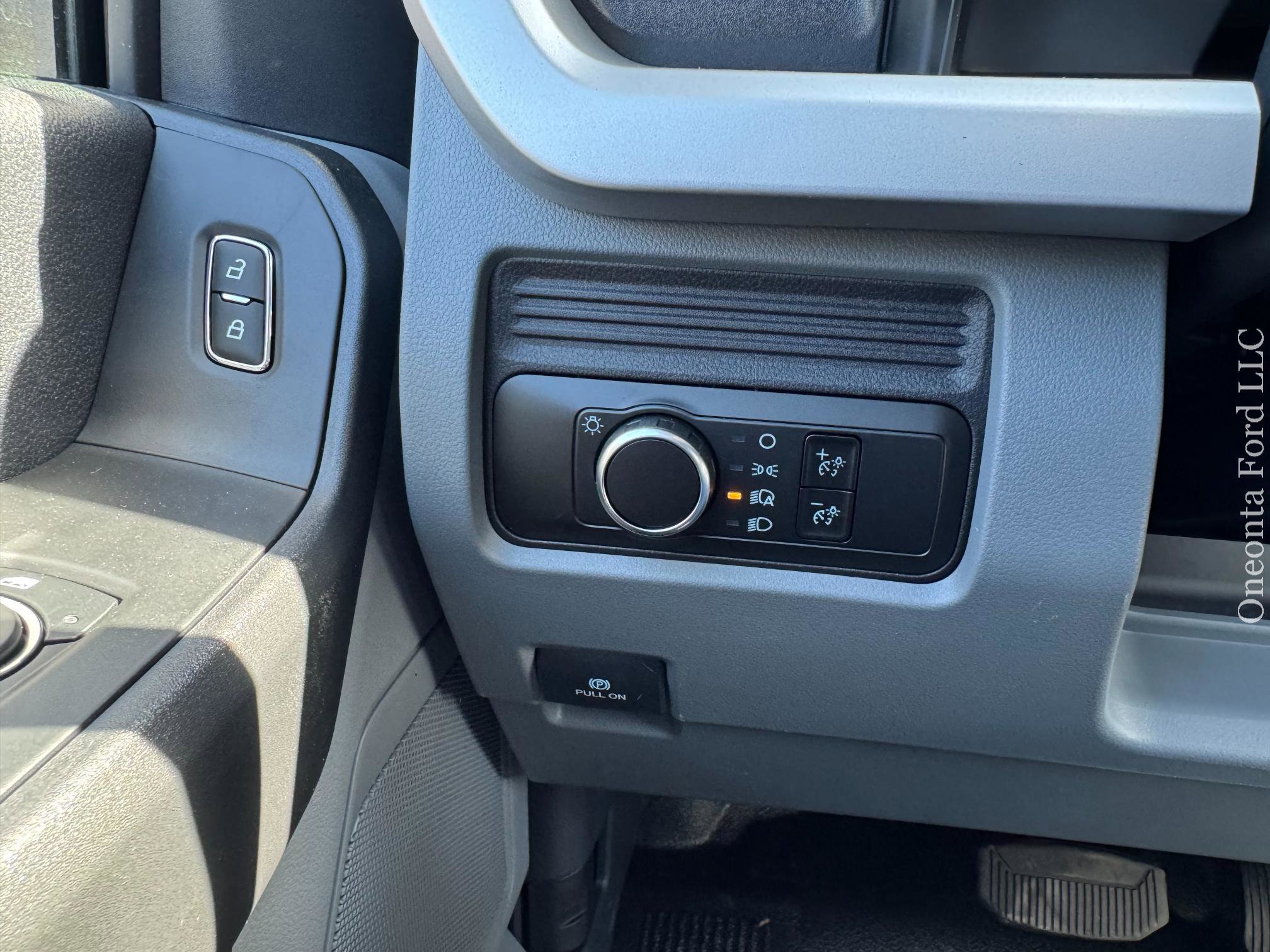 New 2026 Ford F550 4x4 Crew Cab image 15