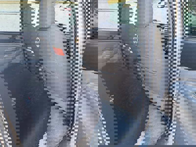 Used 2006 Toyota Tacoma PreRunner image 32