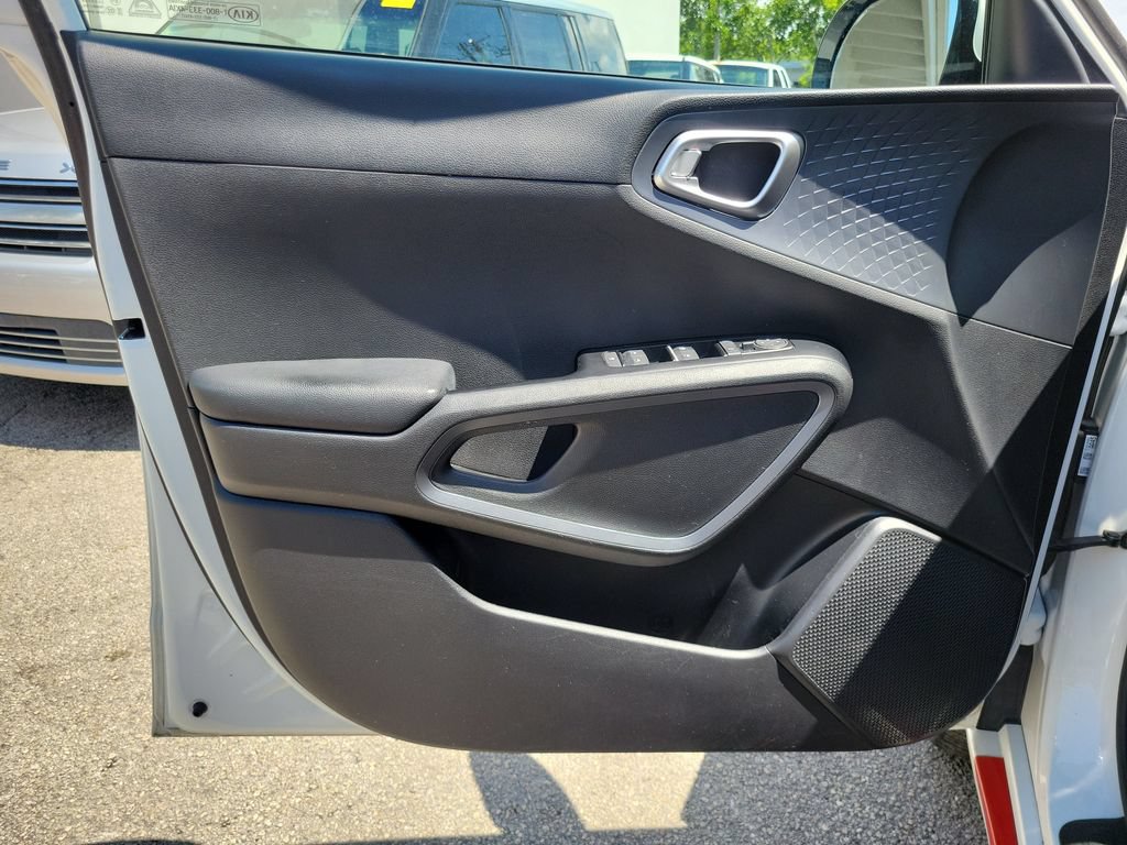 Used 2020 Kia Soul GT-Line FWD image 11