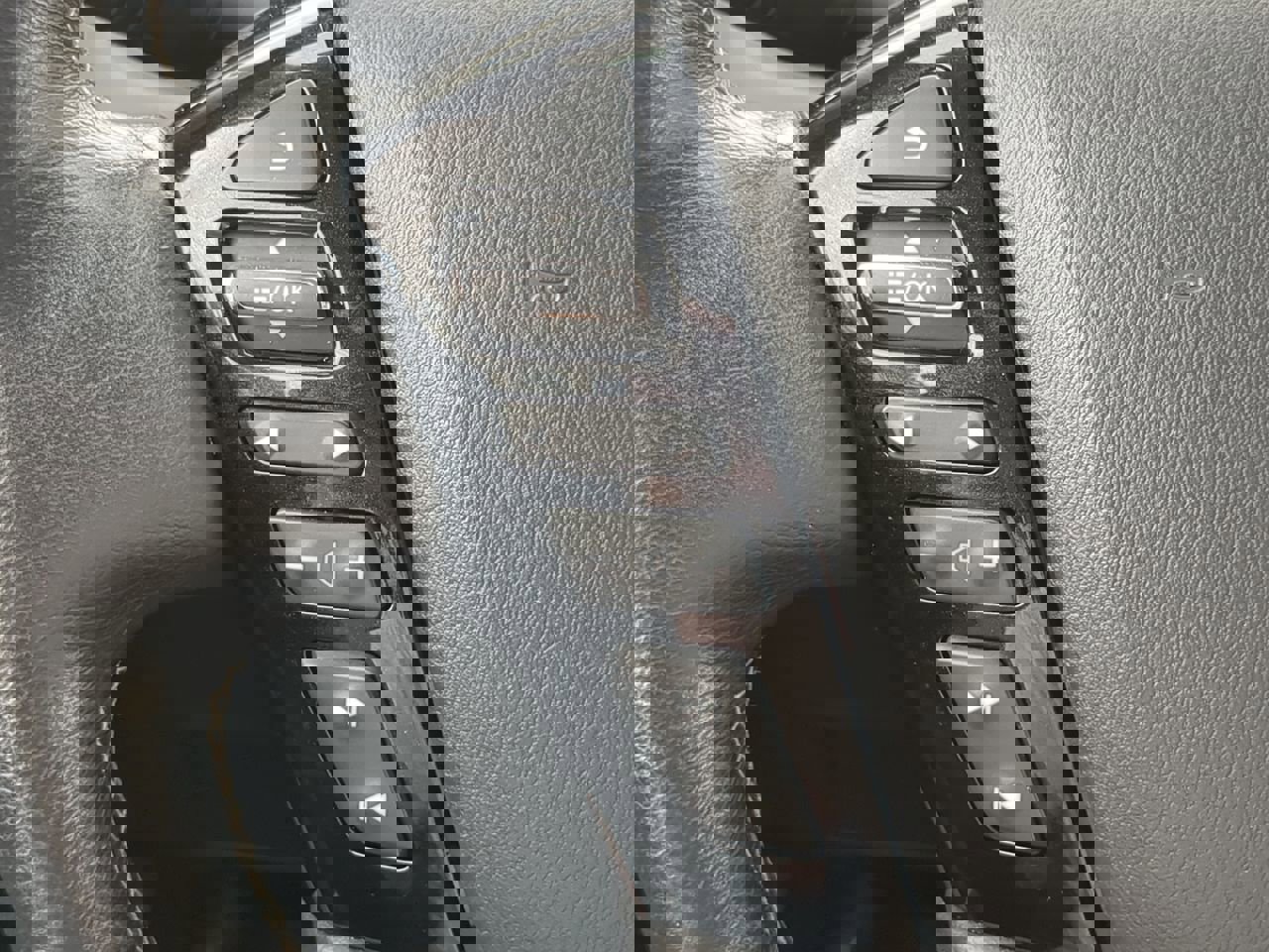 Used 2024 INFINITI QX80 Luxe image 31