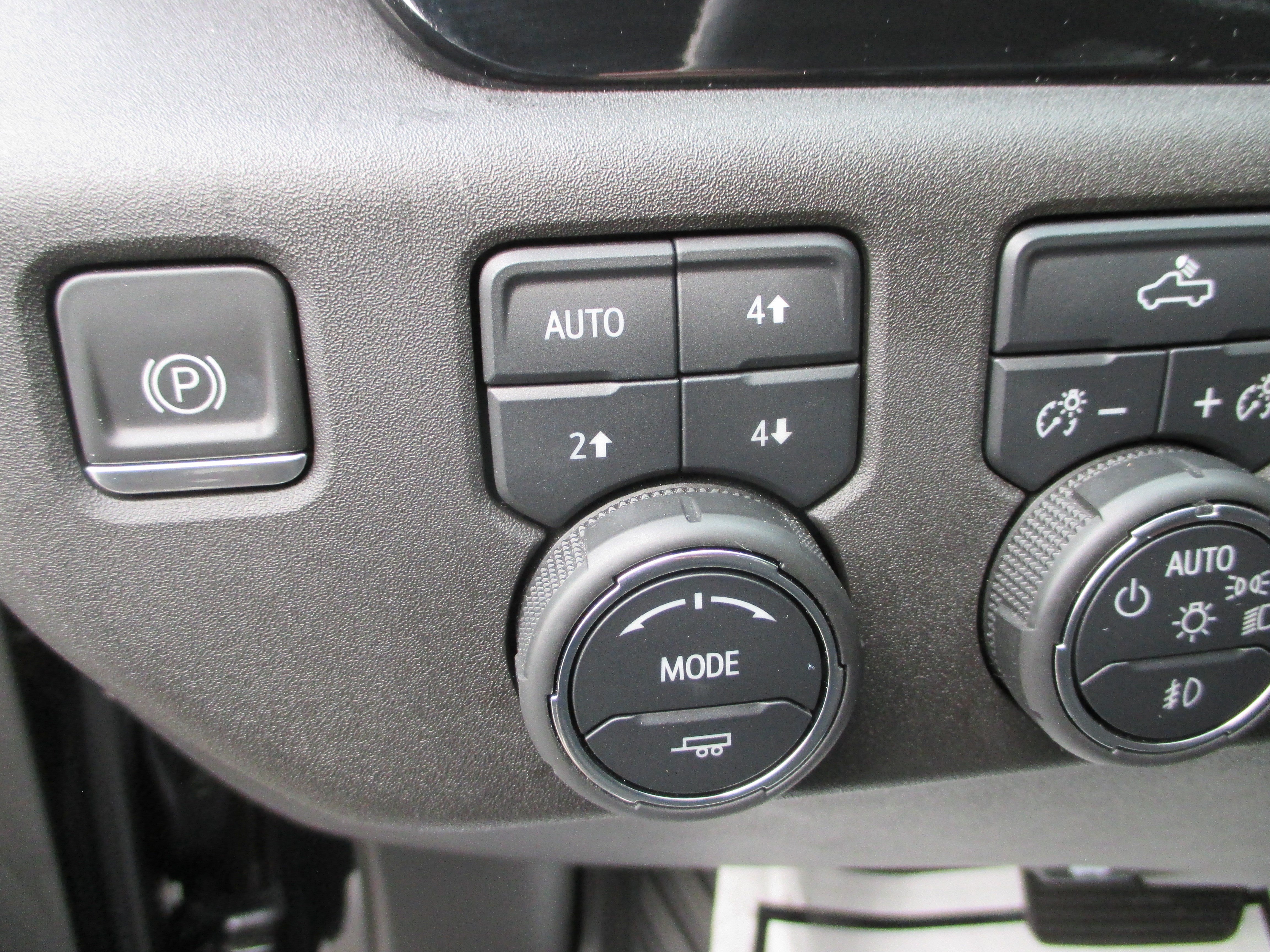 Used 2023 Chevrolet Silverado 1500 RST w/ Z71 Off-Road Package AWD/4WD image 14
