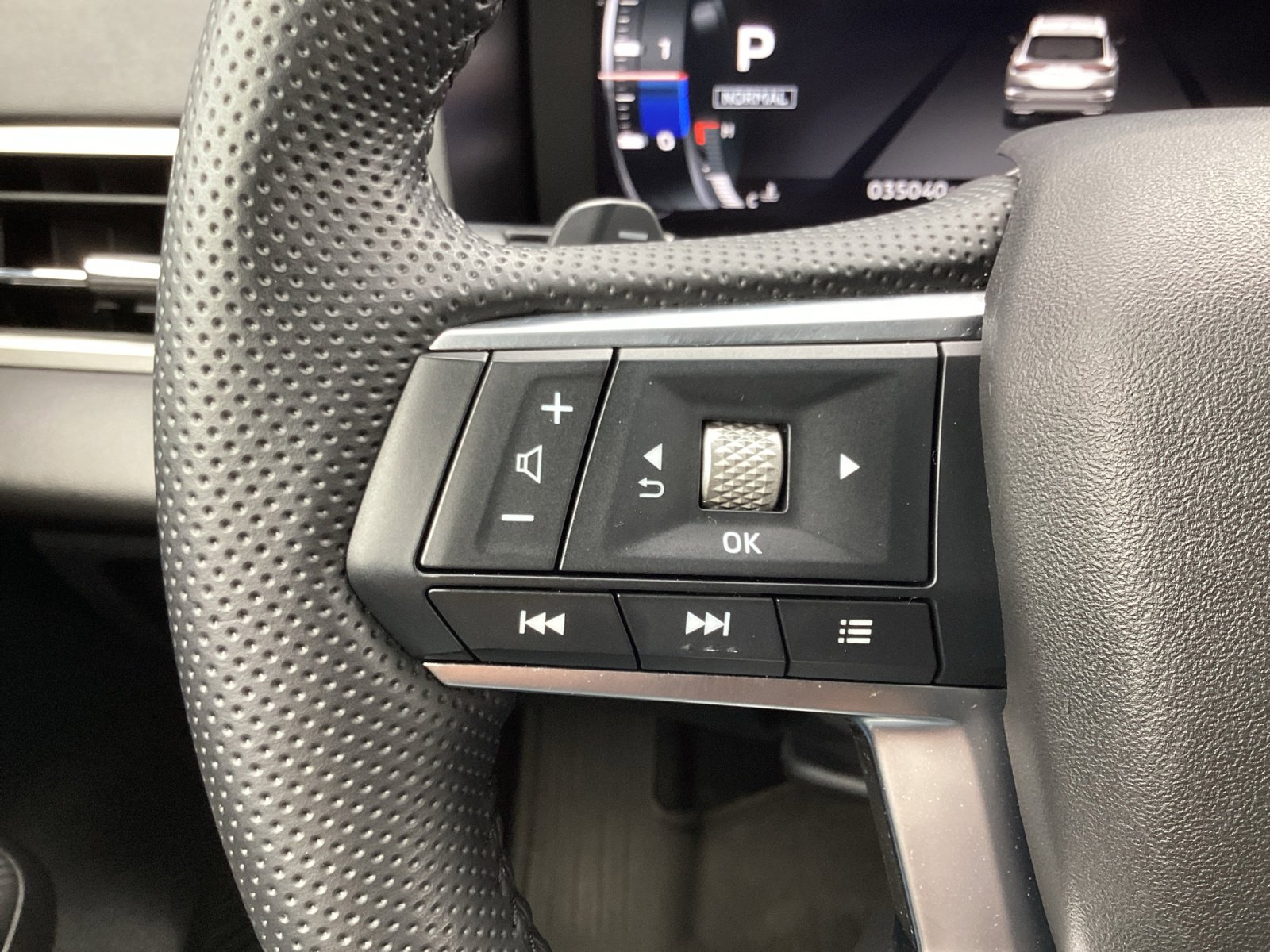 Used 2024 Mitsubishi Outlander SE Black Edition FWD image 19