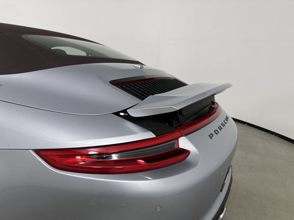 Certified 2017 Porsche 911 Carrera 4 AWD/4WD image 17