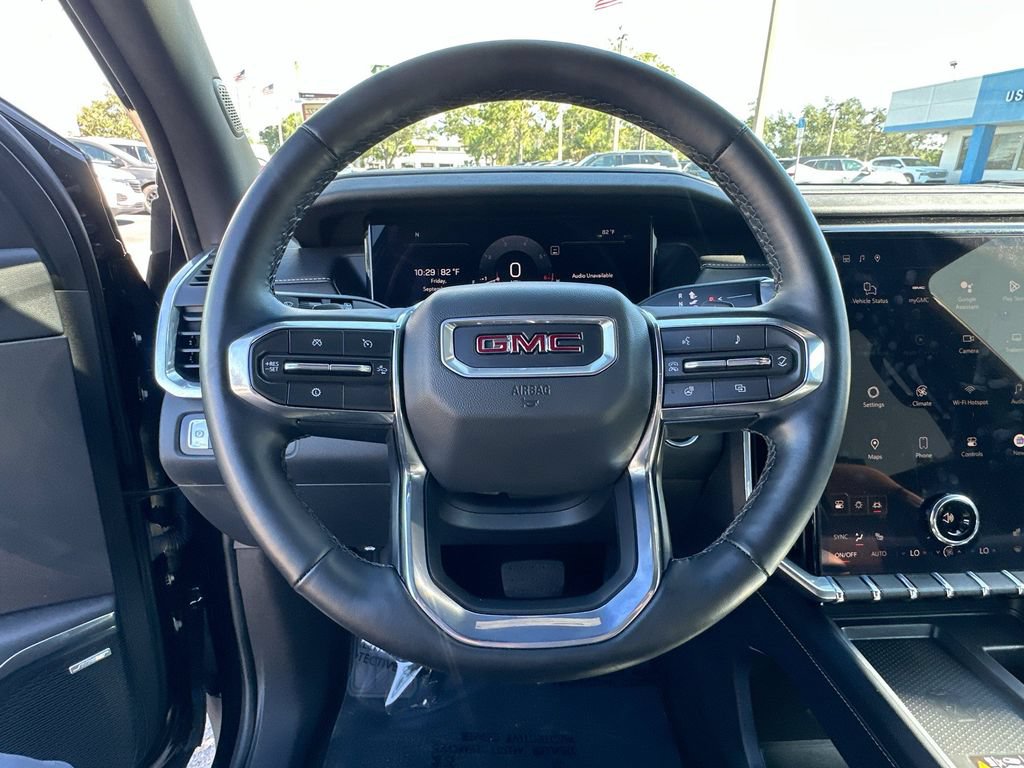 Used 2026 GMC Acadia Elevation w/ Elevation Premium Package FWD image 11
