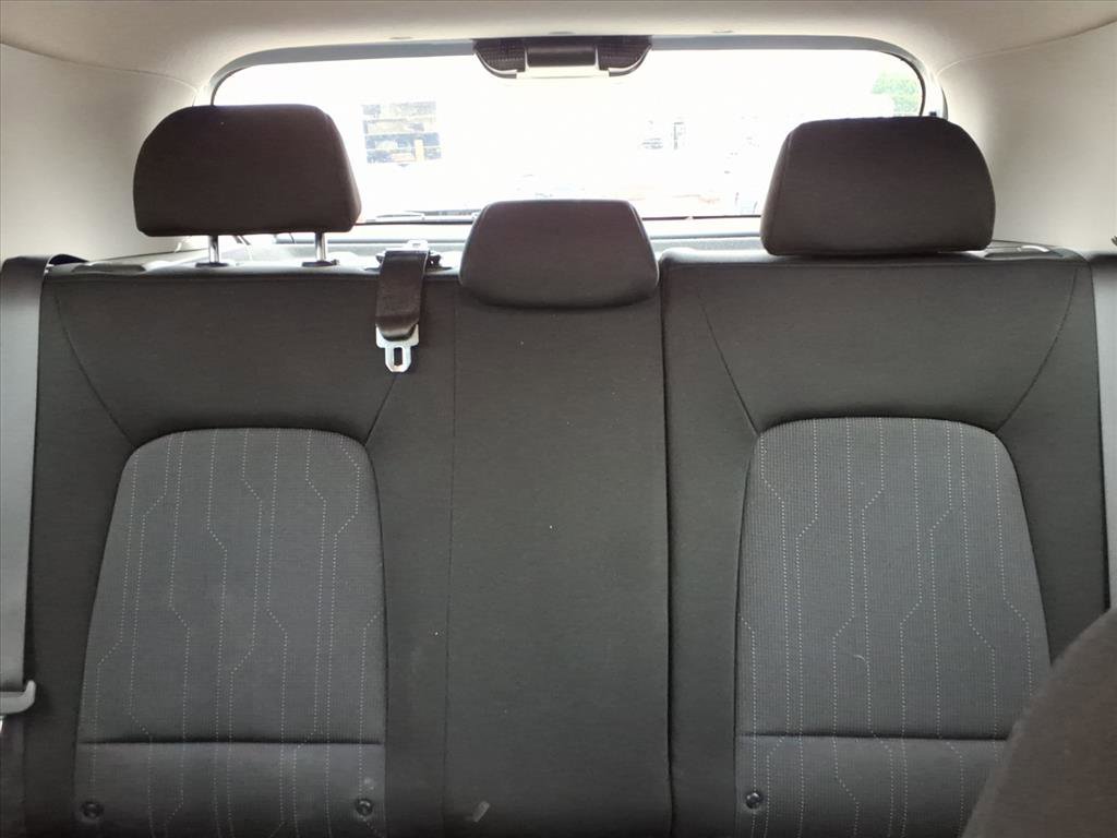 Used 2025 Hyundai Venue SE image 11