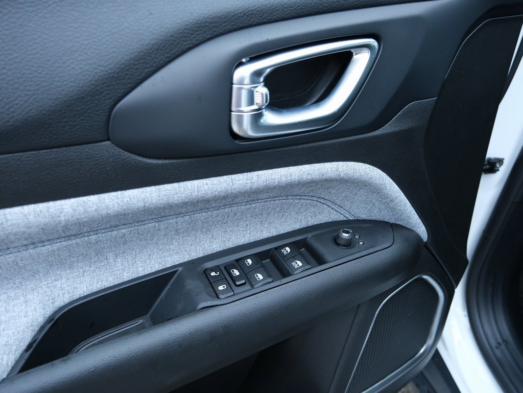 New 2026 Jeep Compass Latitude image 26