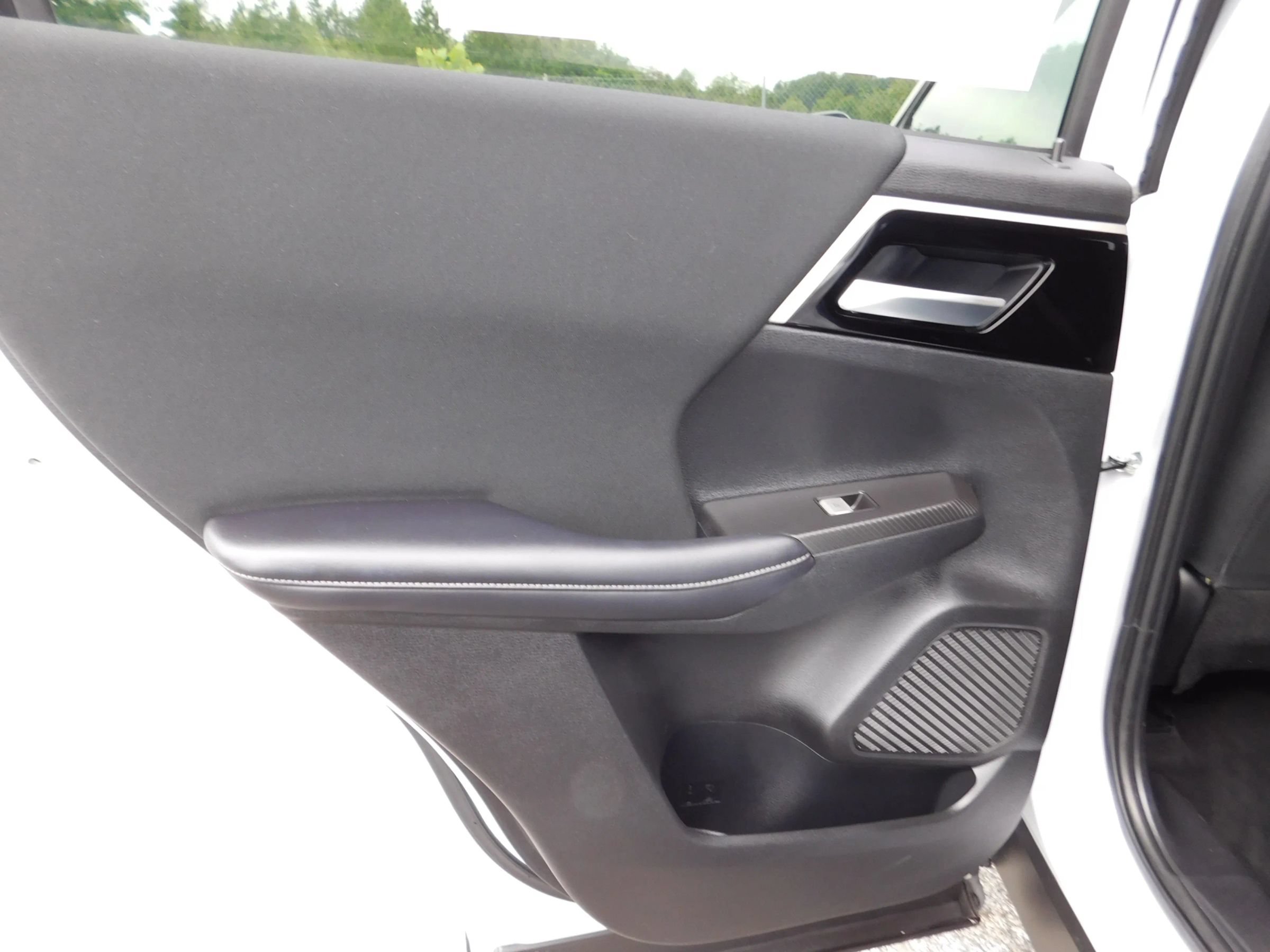 Used 2024 Mitsubishi Outlander ES AWD/4WD image 10