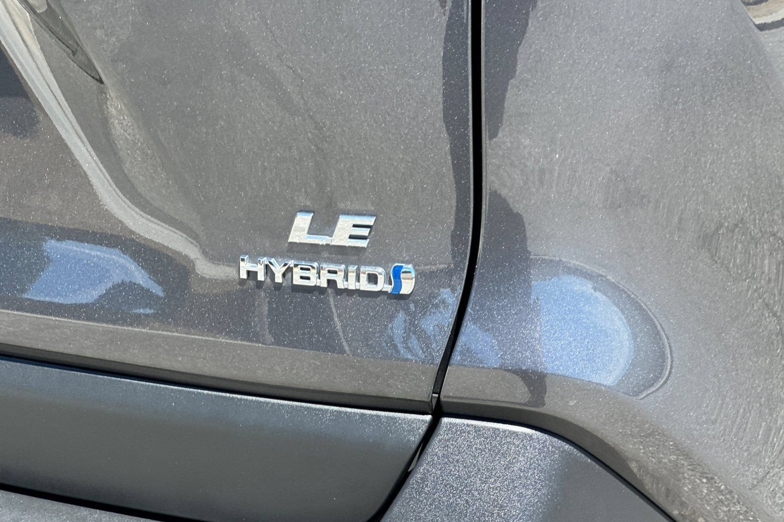 Used 2023 Toyota RAV4 LE AWD/4WD image 25