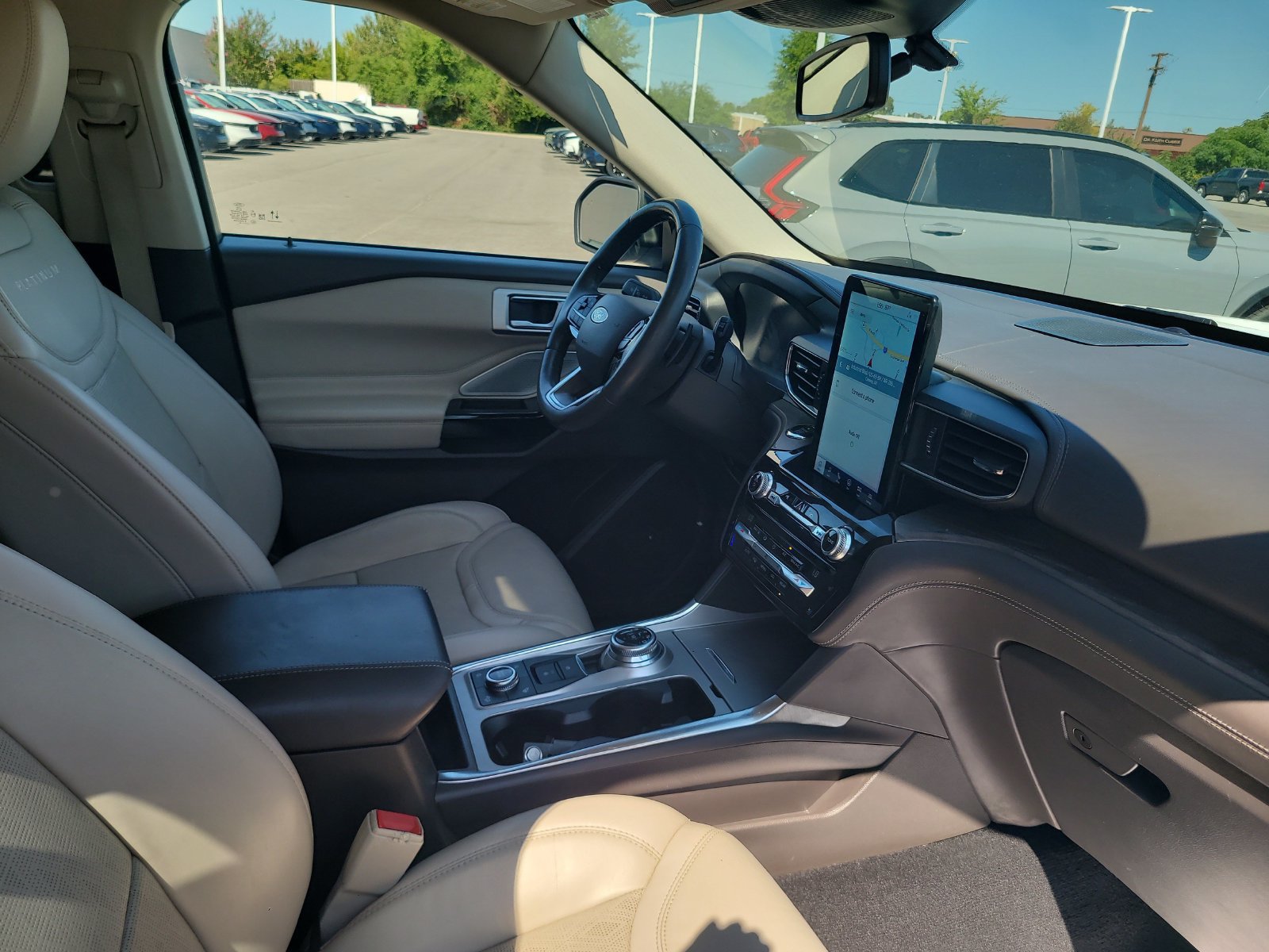 Used 2021 Ford Explorer Platinum w/ Equipment Group 601A AWD/4WD image 31