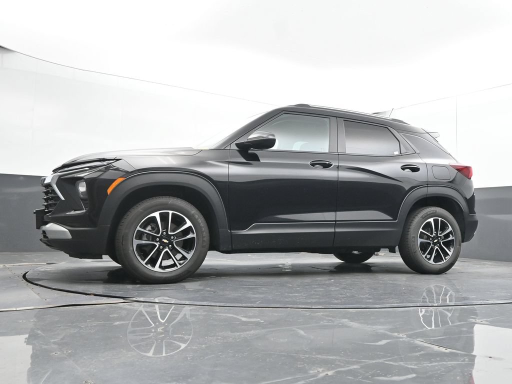 Used 2025 Chevrolet TrailBlazer LT AWD/4WD image 27