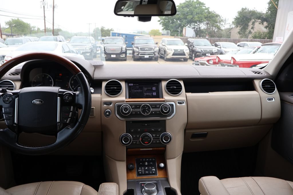 Used 2016 Land Rover LR4 HSE Silver Edition AWD/4WD image 28