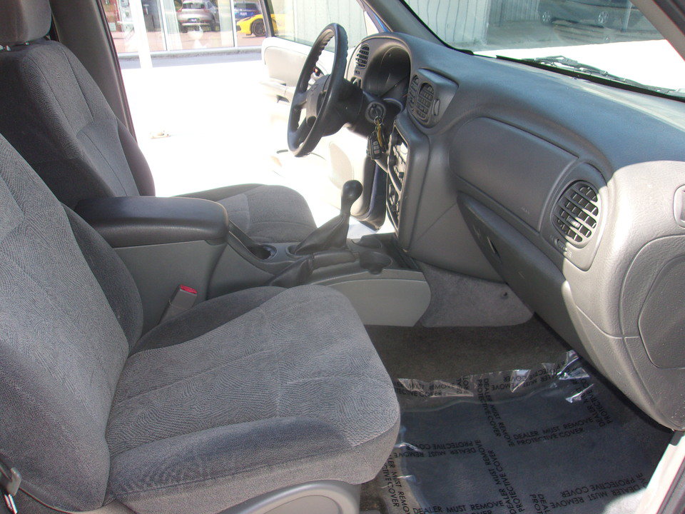 Used 2004 Chevrolet TrailBlazer LT AWD/4WD image 12