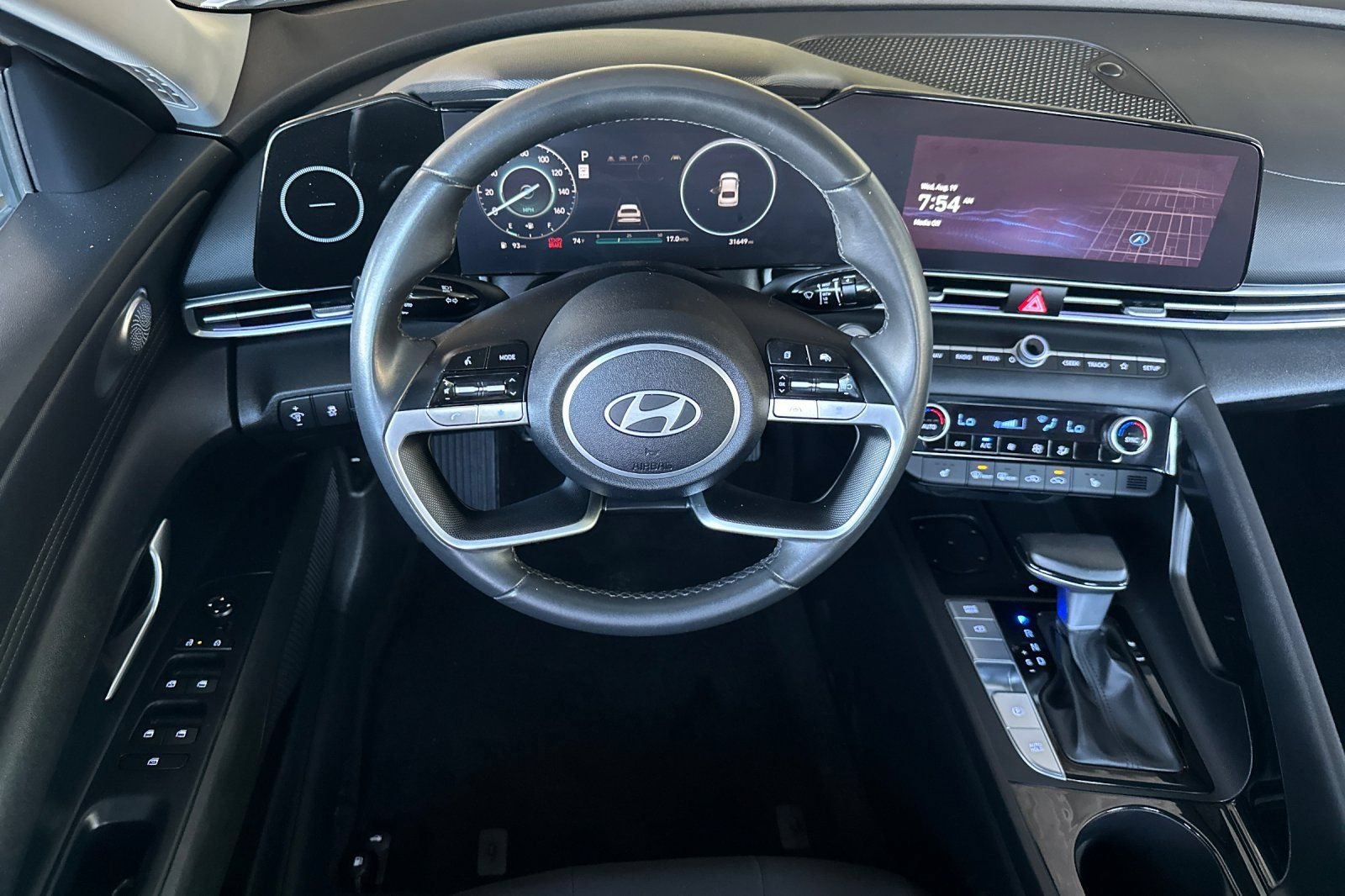 Used 2025 Hyundai Elantra SEL FWD image 15