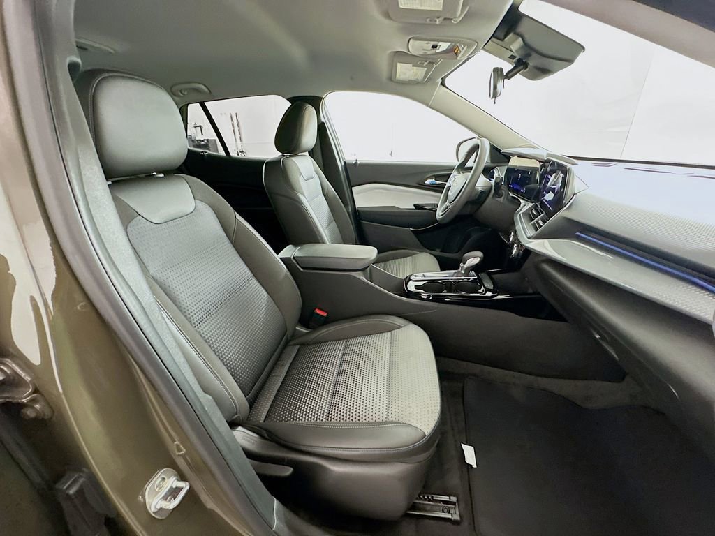 Used 2024 Chevrolet Trax LT image 26