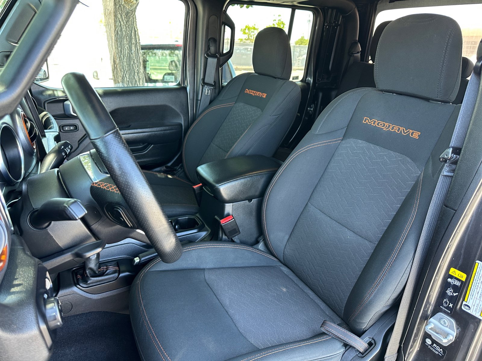 Used 2023 Jeep Gladiator Mojave AWD/4WD image 14