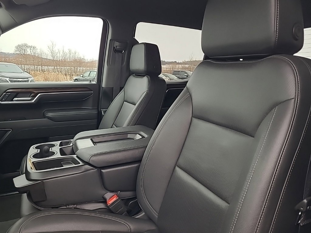 Certified 2025 GMC Sierra 1500 SLT image 11