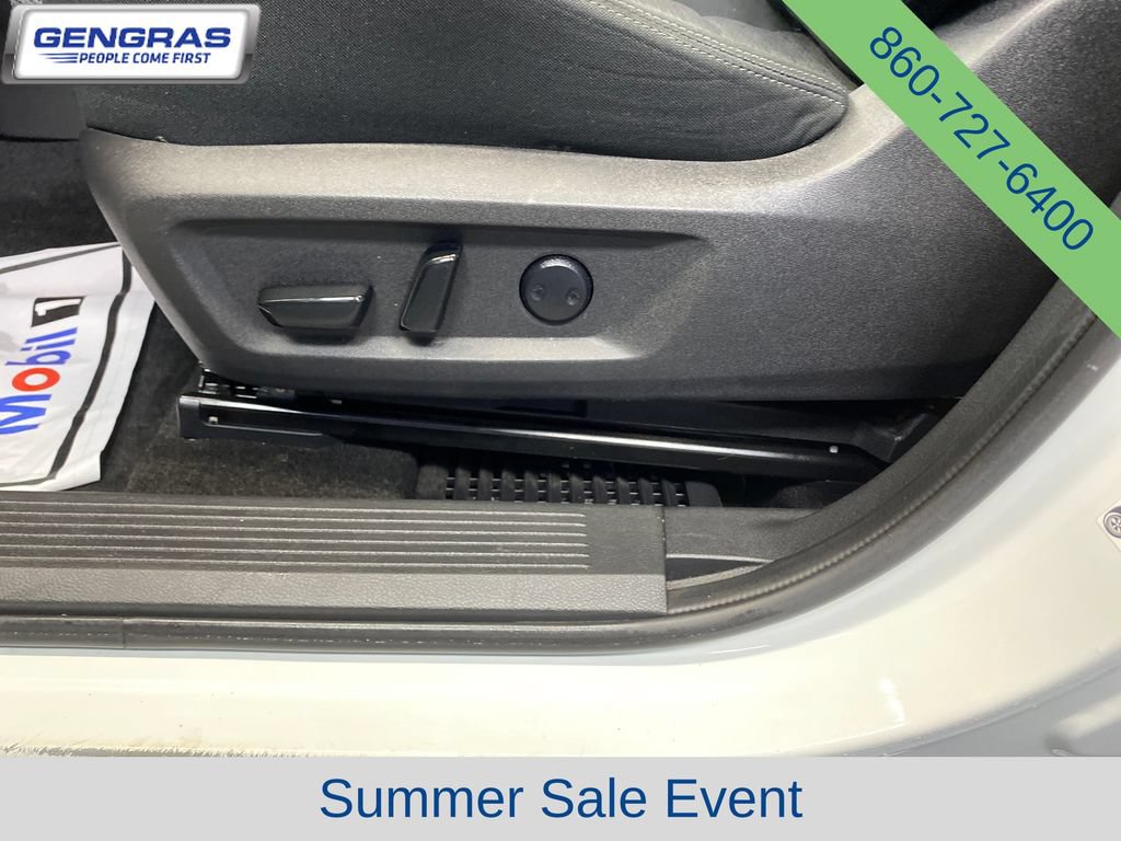 Used 2023 Nissan Rogue SV AWD/4WD image 14