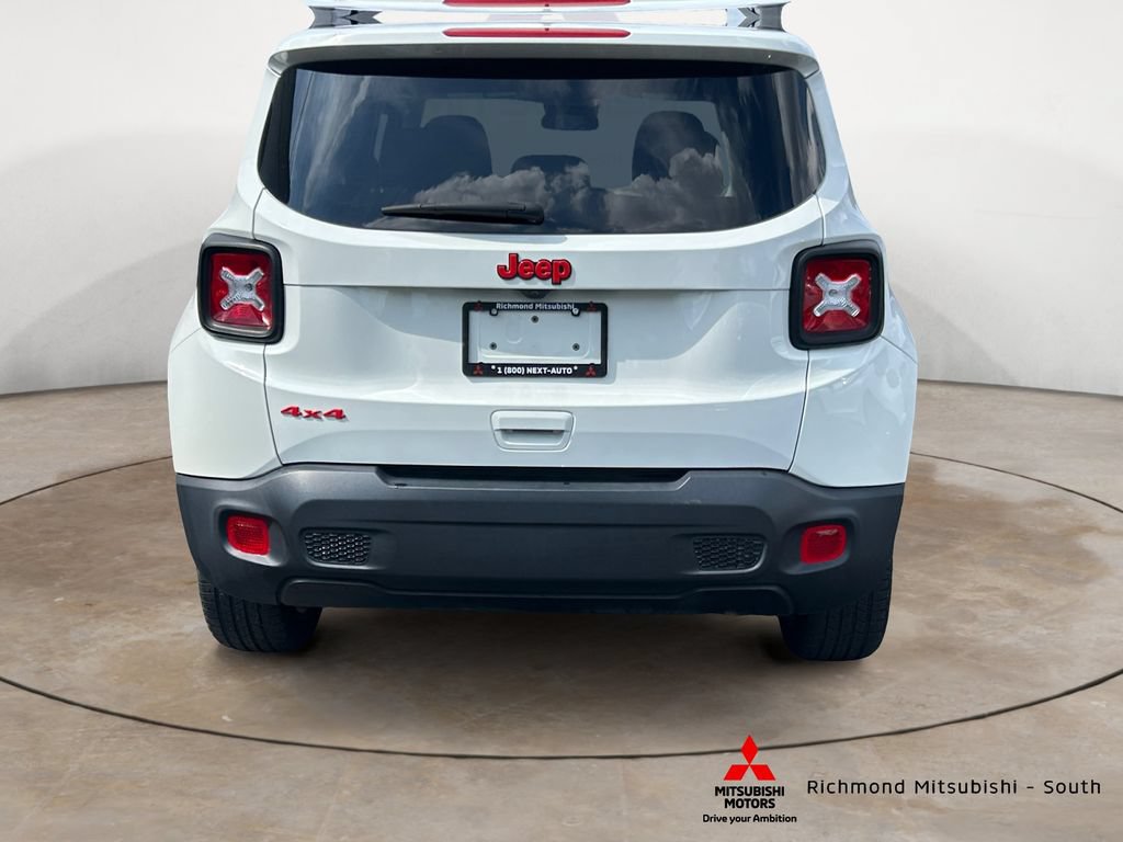 Used 2023 Jeep Renegade Latitude AWD/4WD image 4