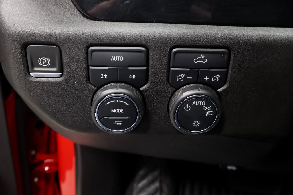 Used 2024 Chevrolet Silverado 1500 LT image 28