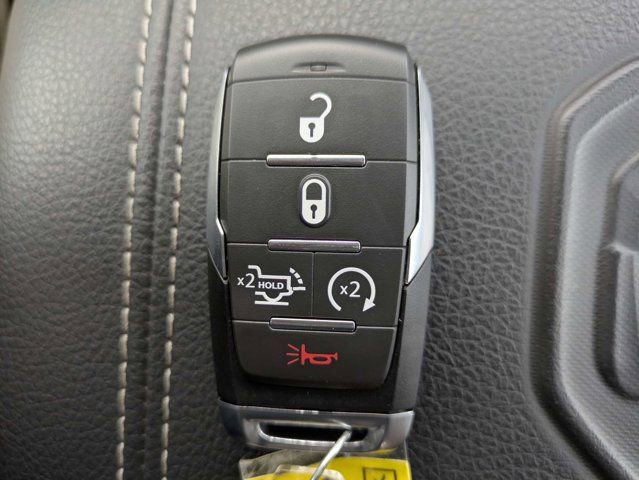 Used 2025 RAM 2500 Laramie AWD/4WD image 31