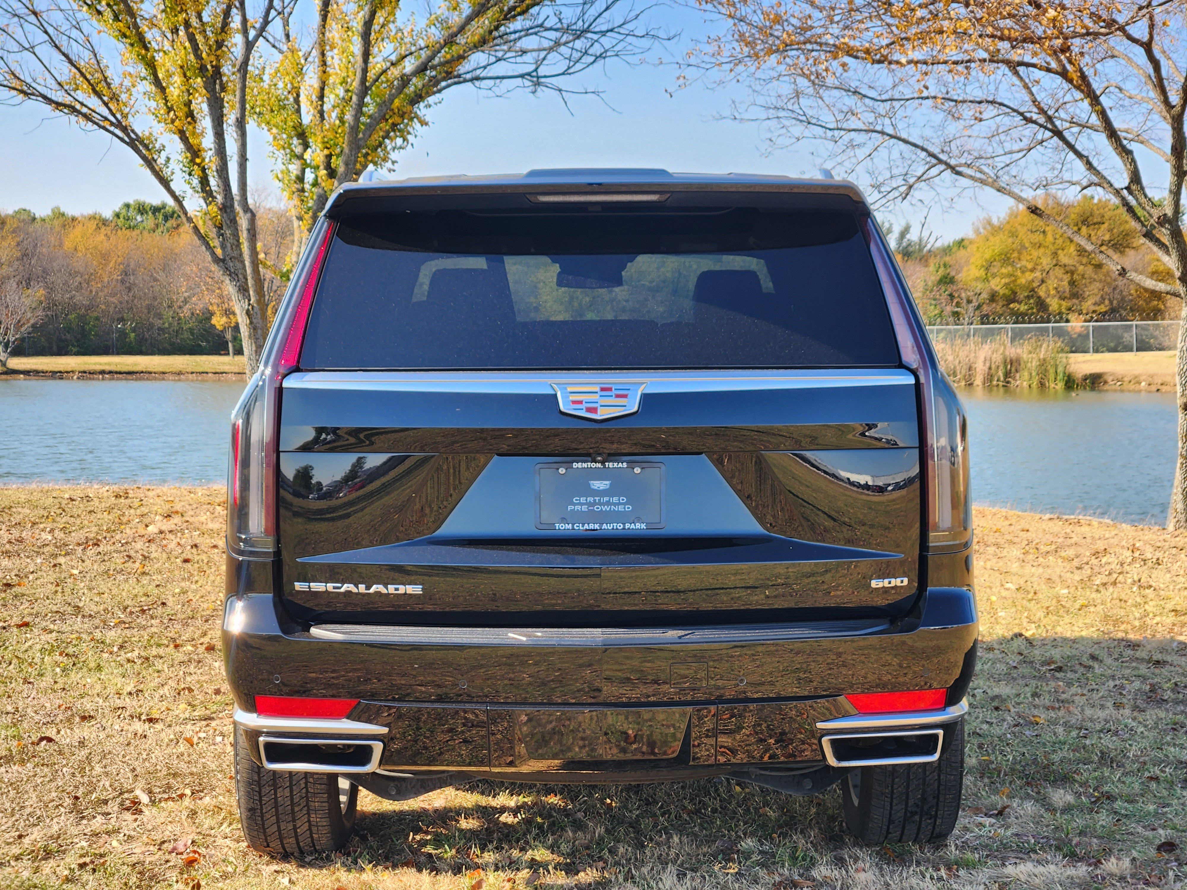 Certified 2024 Cadillac Escalade Luxury image 6