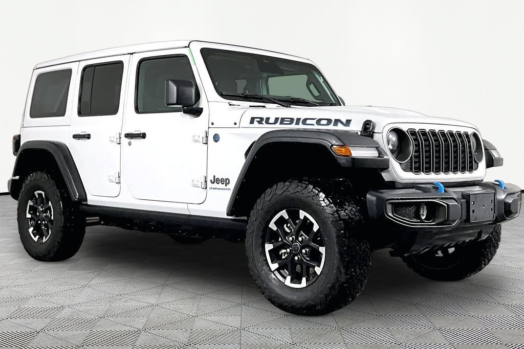 Used 2025 Jeep Wrangler Unlimited Rubicon 4xe w/ Safety Group AWD/4WD image 3
