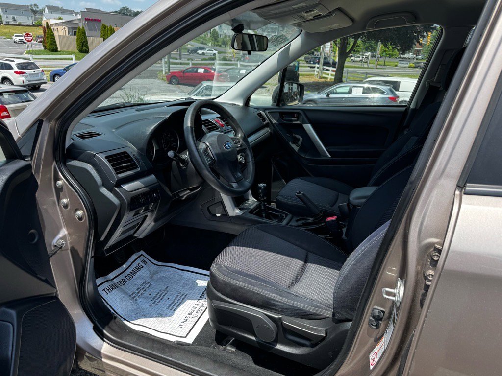 Used 2015 Subaru Forester 2.5i image 9