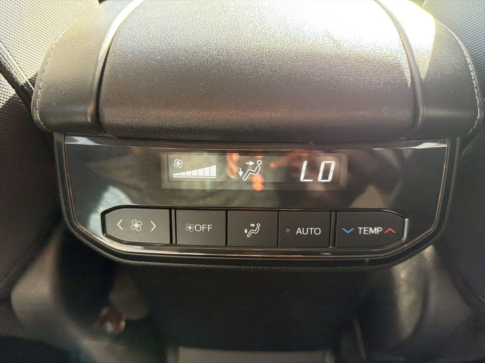 Used 2024 Toyota Highlander LE image 89