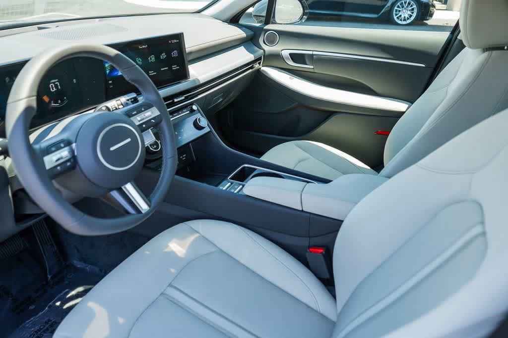 New 2026 Hyundai Sonata SEL FWD image 18