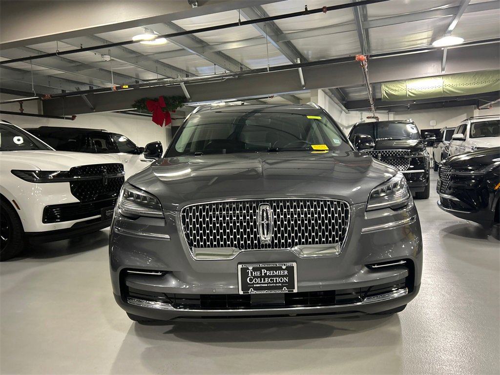 Used 2023 Lincoln Aviator AWD w/ Premium Package image 6