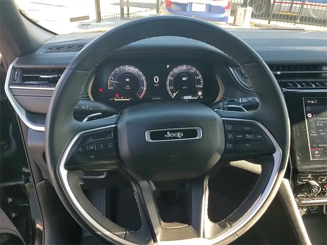 Used 2023 Jeep Grand Cherokee Altitude image 12